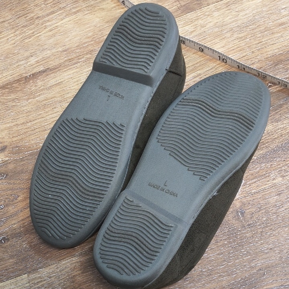 Green Loafers with Bow Accent - Picture 5 of 5